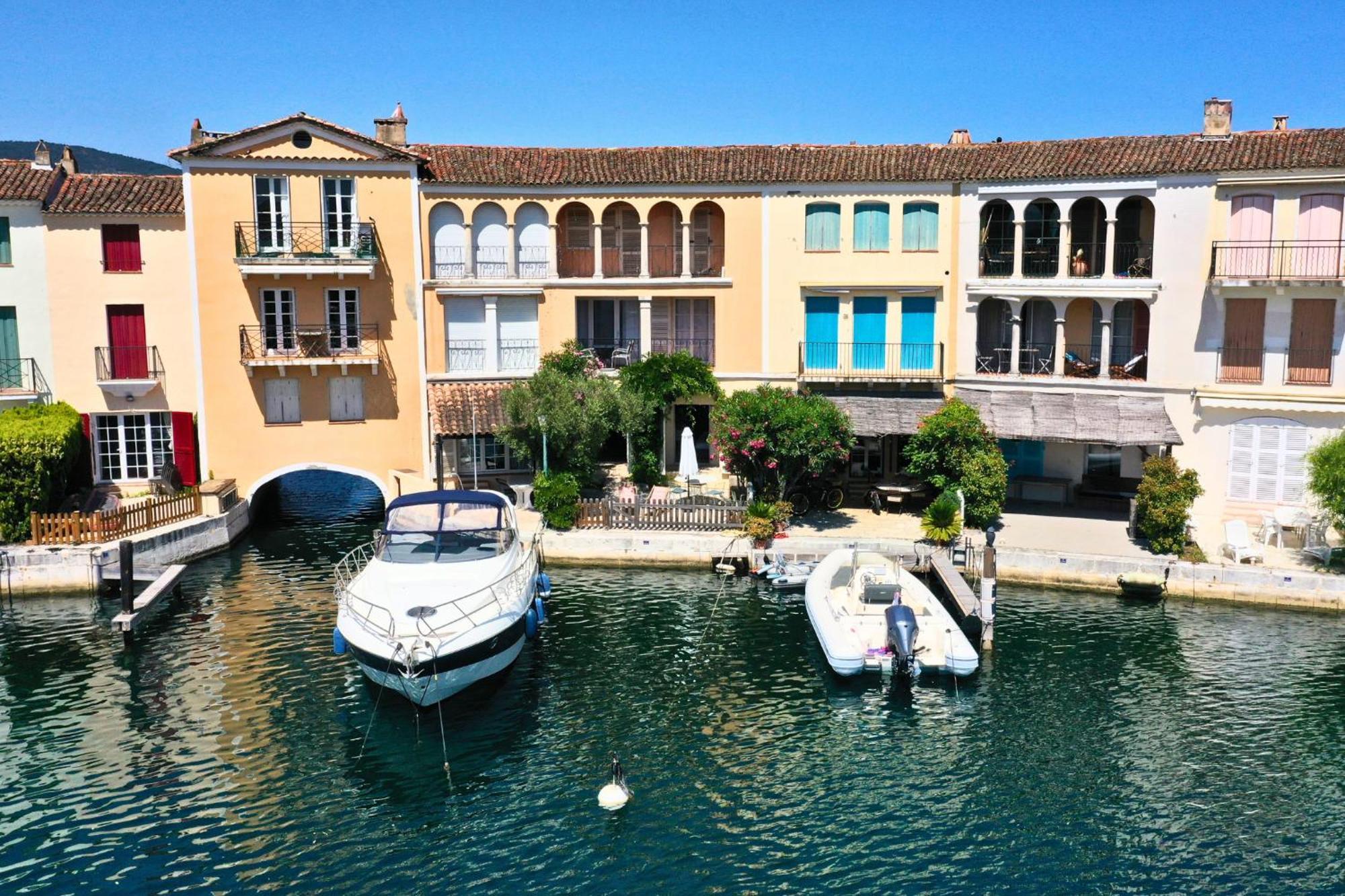 Appartement Amour Terrasse Sur L'Eau กรีโมด์ ภายนอก รูปภาพ